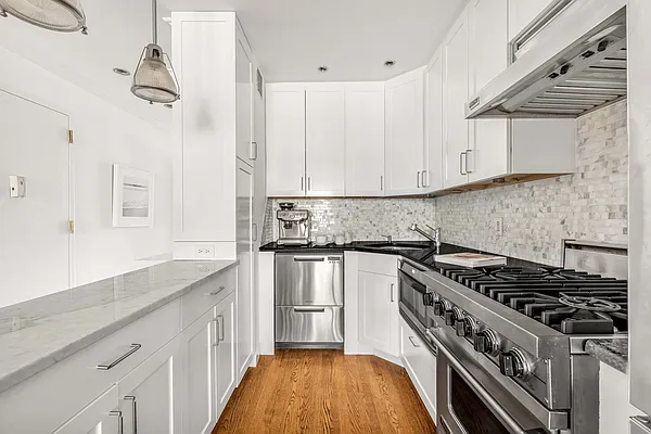 Sold by Sotheby's International Realty | media 4