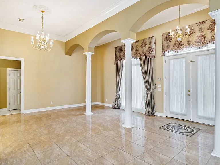 111 Florida Ave — Photo 14