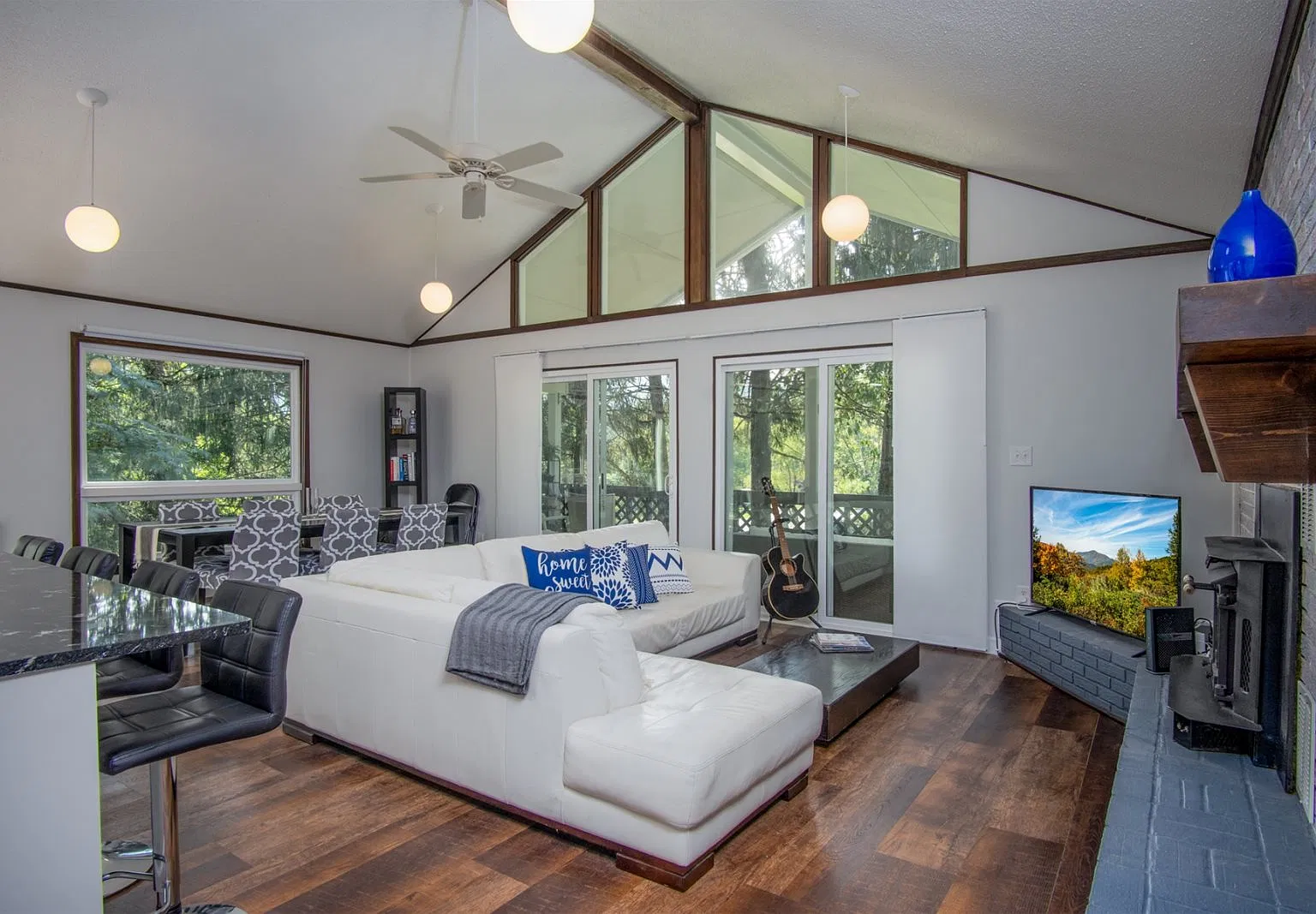 3 bed, 1645 sqft, $2,500 — Photo 1