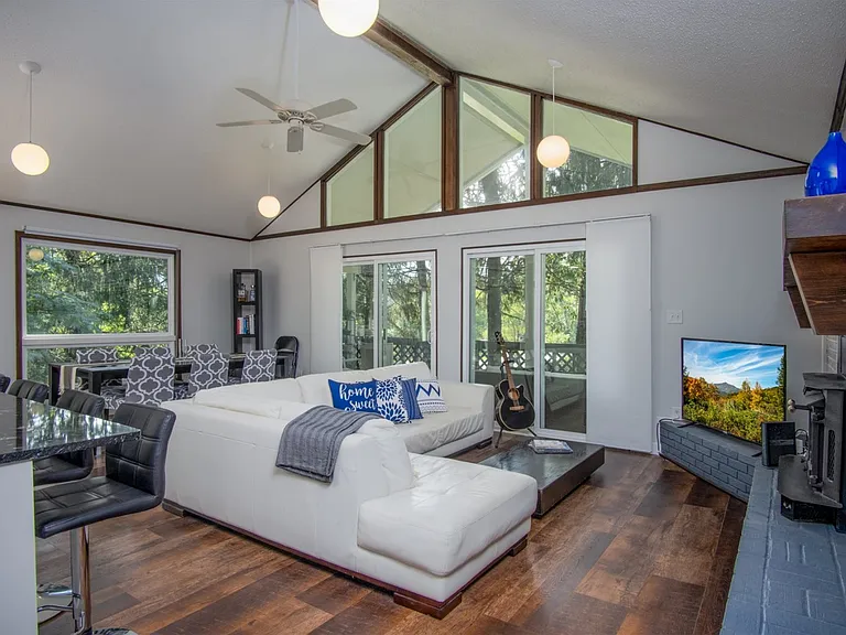 28 Bass Lake Dr — Photo 1