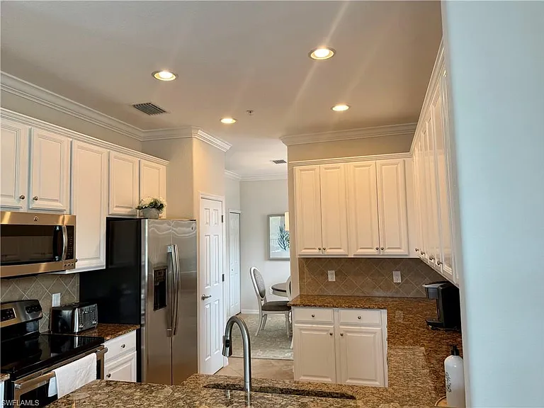 9498 Napoli Ln #201 — Photo 15