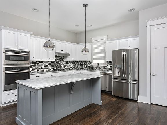 4th image of 528 Mariner Way #12