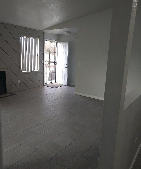 1st image of 2556 Antoine Ct
