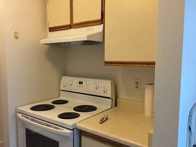 921 Thurlow St #303 — Photo 2