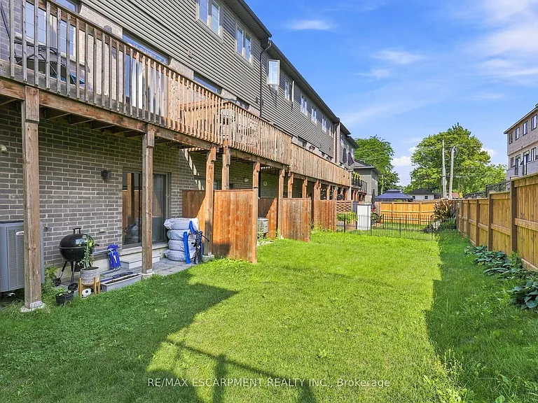 4870 Connor Dr — Photo 32