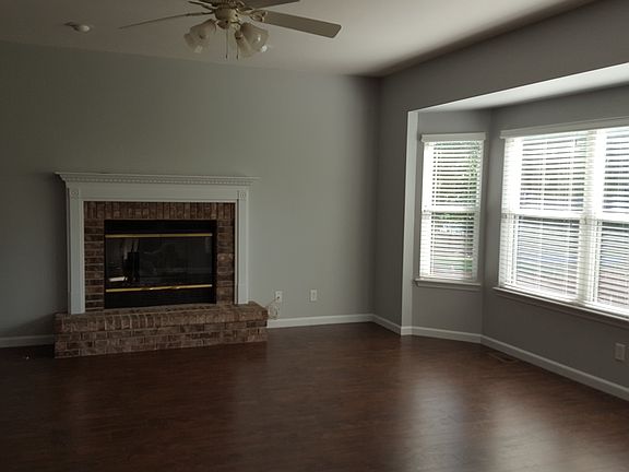 Large 18×18 ft. Family room