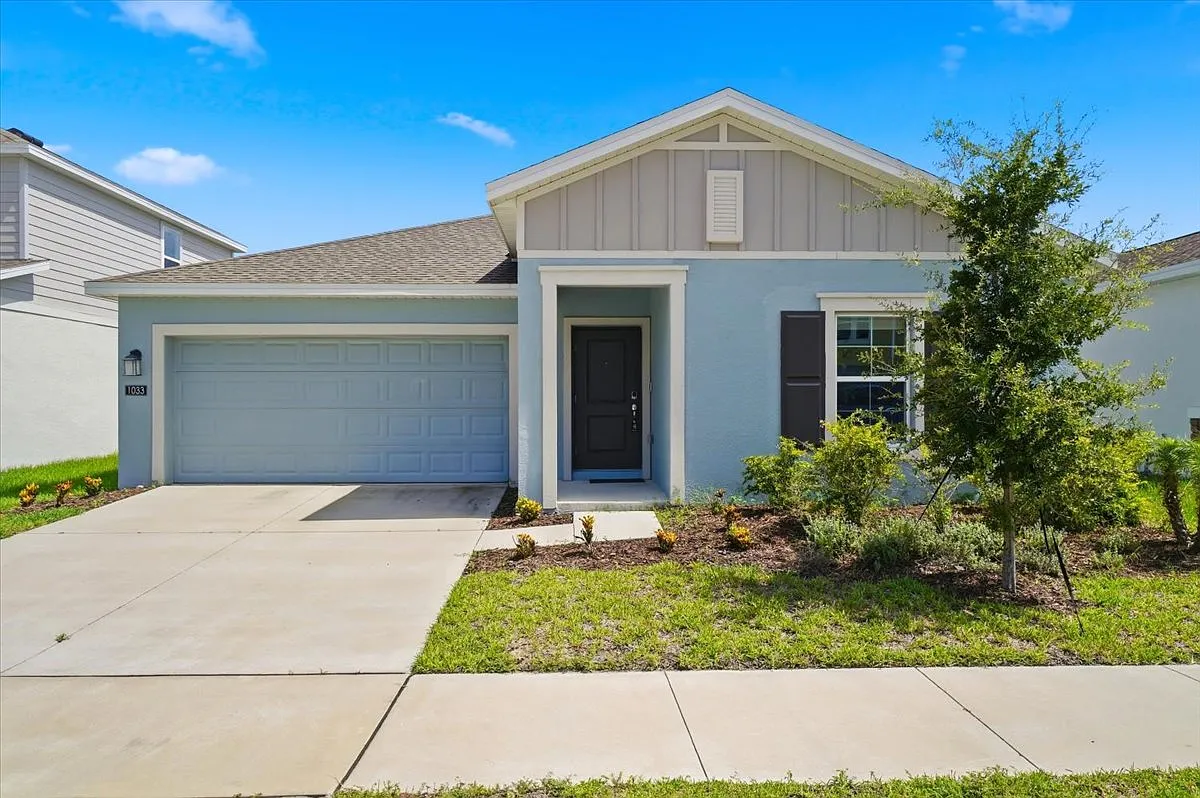 3 bed, 1560 sqft, $1,950 — Photo 1