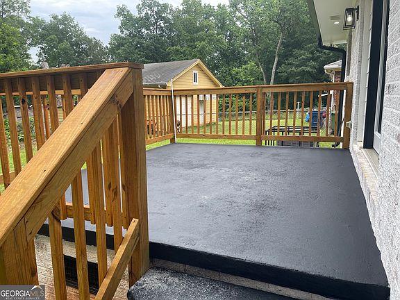 4th image of 500 Hutchens Rd SE