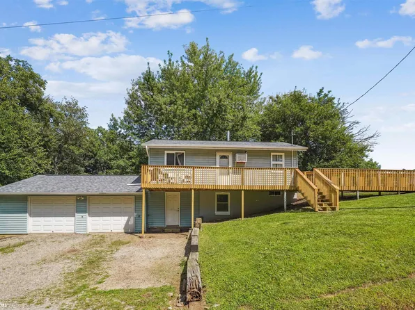 5191 Skyline Dr, Brooklyn, IA 52211