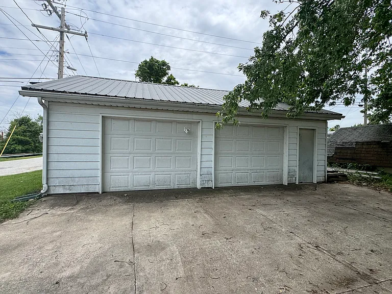 1202 S Buckeye St — Photo 6