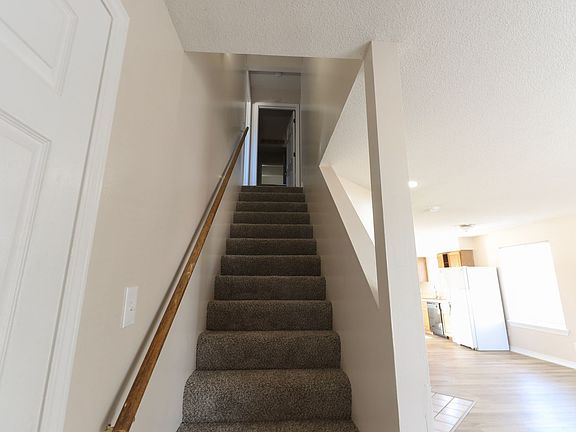 2nd image of 2316-2318 Hollyhock Ct