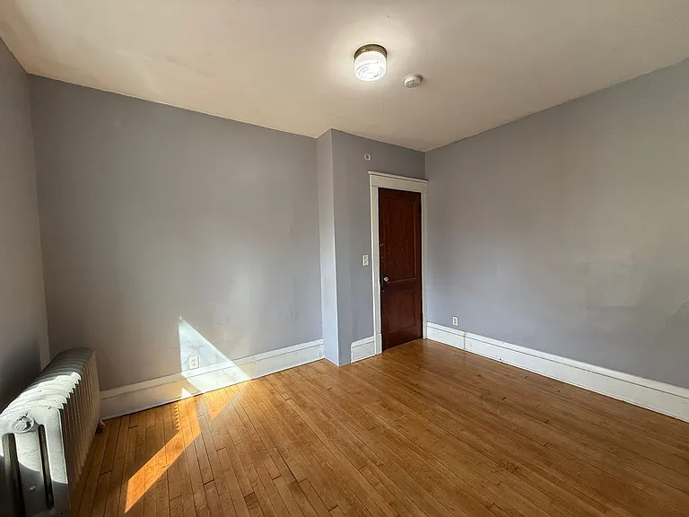 950 Arkwright St — Photo 16