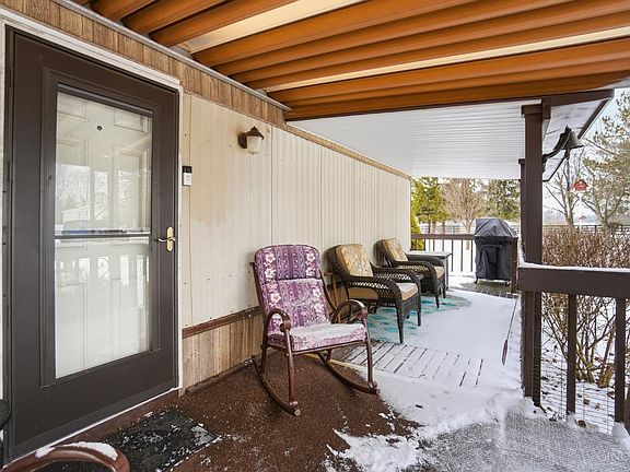 3rd image of 10823 Noble Rd