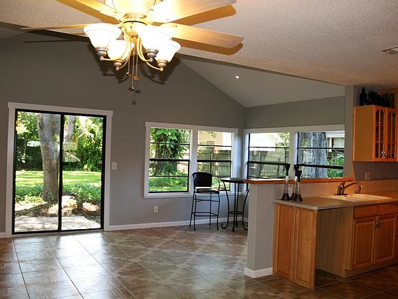 4th image of 1592 Sherris Ln