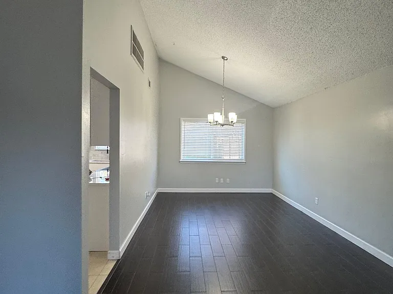 3312 Sugar Creek Dr — Photo 3