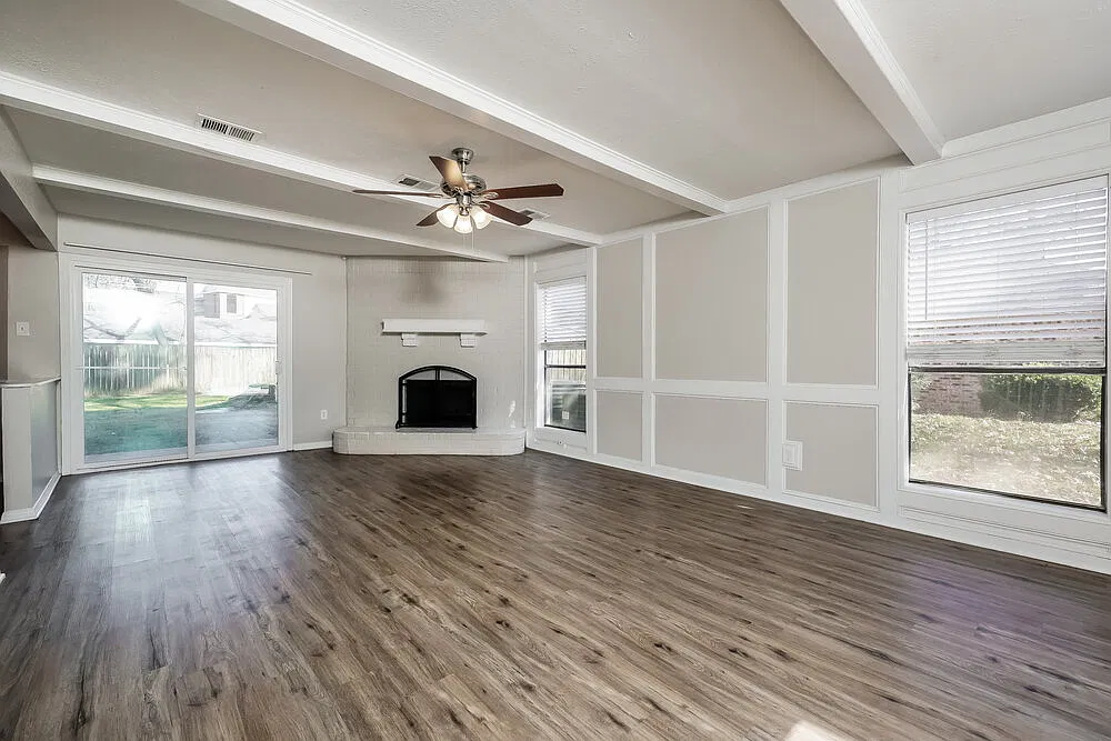 4 bed, 2.5 bath, 2028 sqft, $1,865 — Photo 4