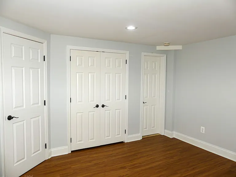 903 Crestview Dr — Photo 16