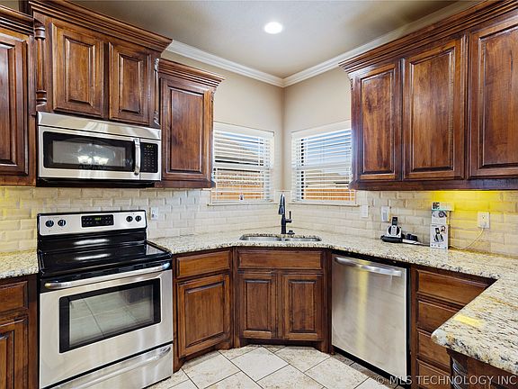 5th image of 3600 Carriage Point Dr