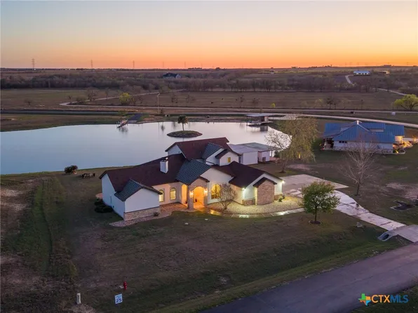 925 River Ranch Cir, Martindale, TX 78655