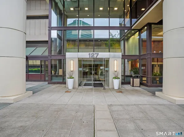 127 Greyrock Pl, Stamford, CT