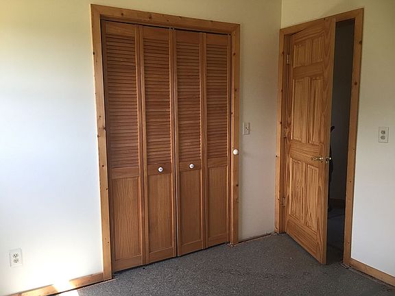 4th image of 40 Banks Blvd