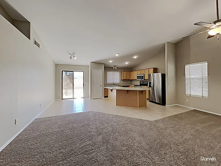16206 N 137th Dr — Photo 2