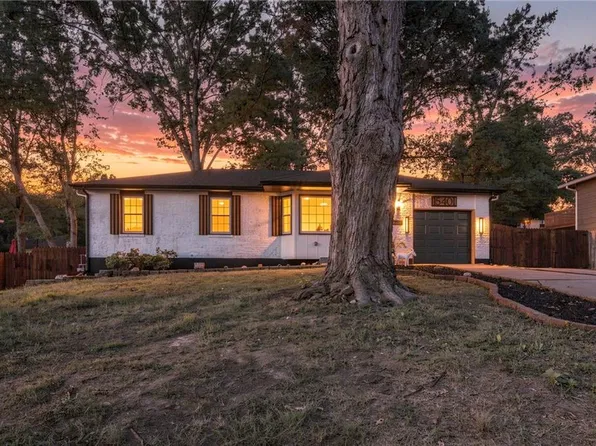 15401 E 36th St S, Independence, MO 64055