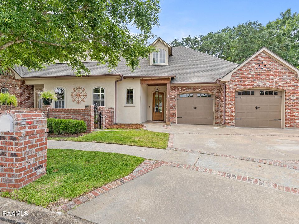 1st image of 109 Woodlake Ln