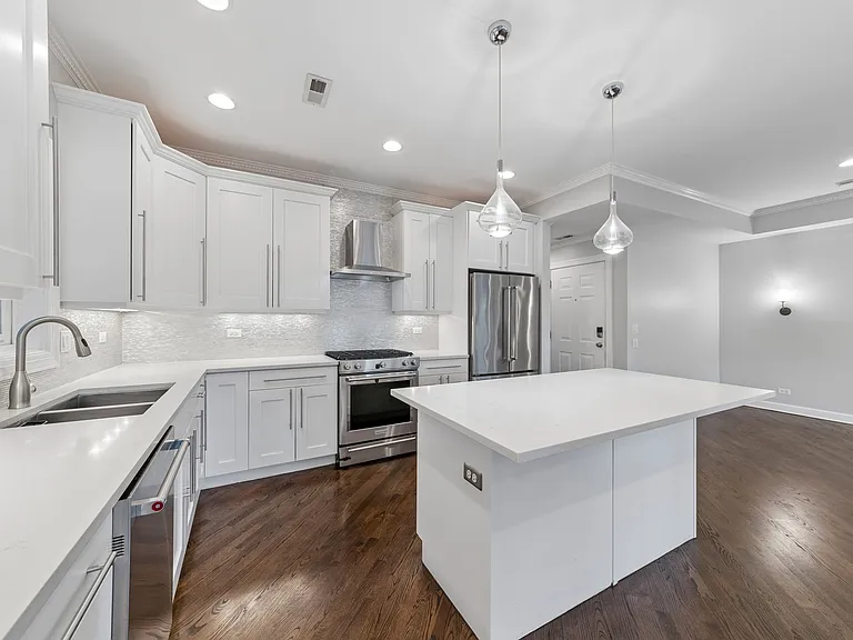 953 W Montana St #3 — Photo 4