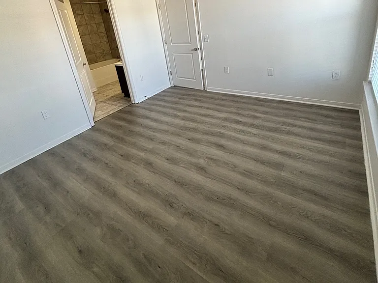Renaissance Pointe Parkland Heights — Photo 30