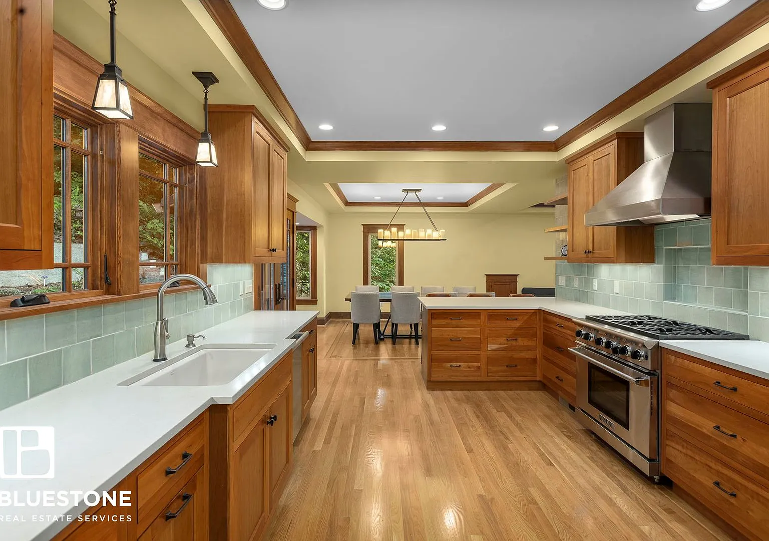 Beautiful 4 bedroom home in Palisades Neighborhood of Lake Oswego! — Photo 1