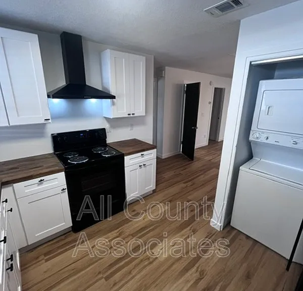 2267 Norman Dr #B — Photo 7