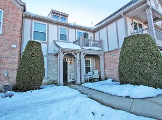 890 June Ter UNIT 140, Lake Zurich, IL 60047