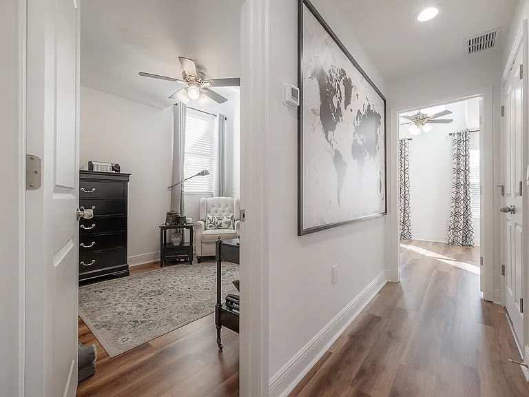 1714 E Lambright St — Photo 41