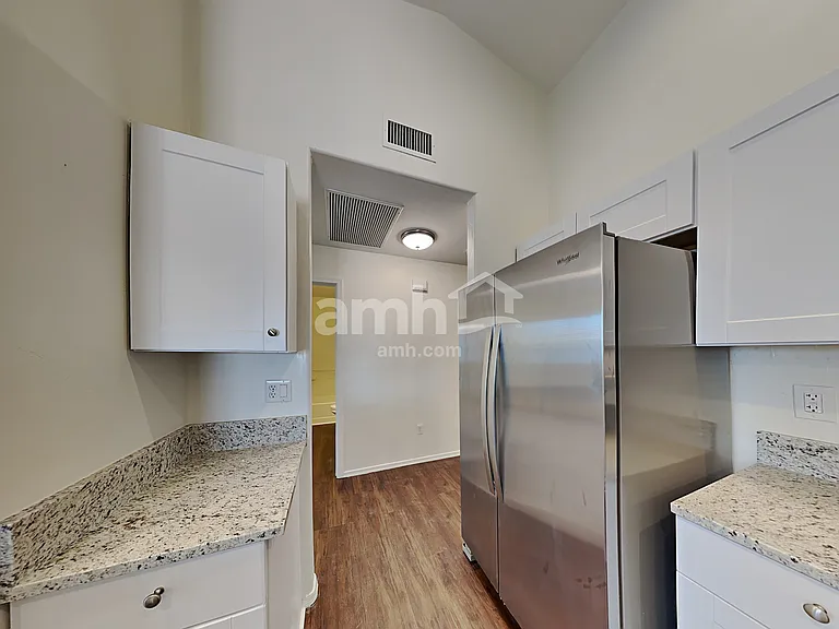 7918 S Clarkson Ct — Photo 3
