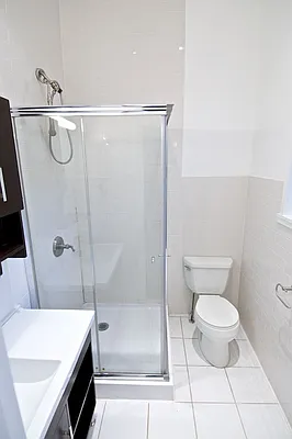 Rented by Anchor Associates | media 10