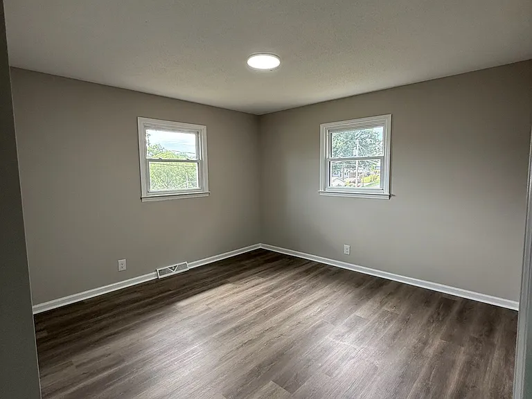 2629 Paula Dr — Photo 12