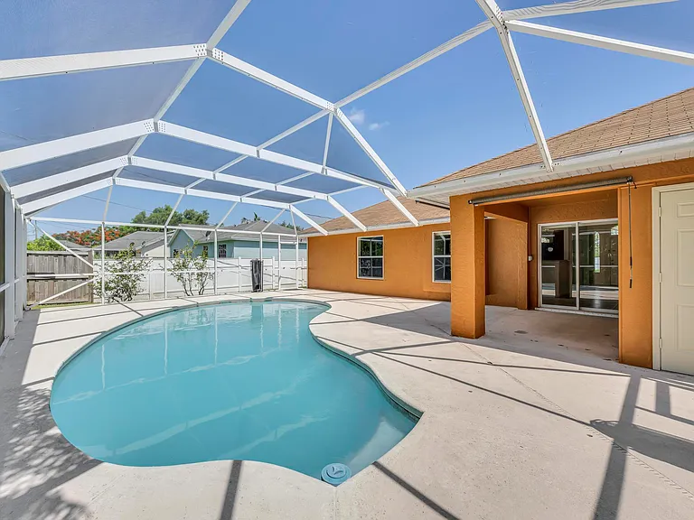 5075 NW Egret Ave — Photo 1