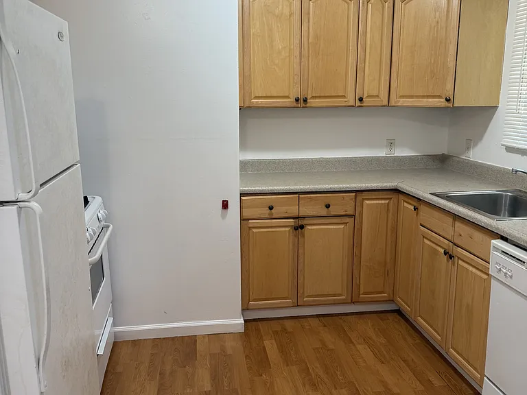985 Market St — Photo 7