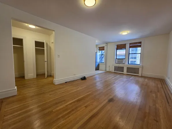 150 West 21st Street image 1 of 8