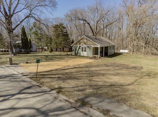 404 E North Park Dr, Byron, IL 61010