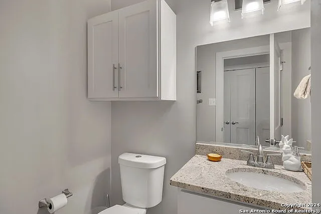 728 E Guenther St — Photo 20