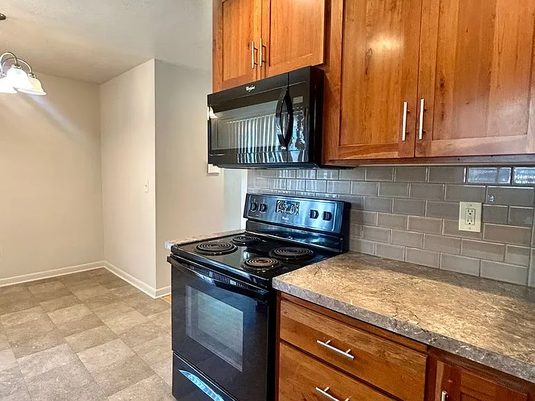 2640 4th St NE — Photo 4