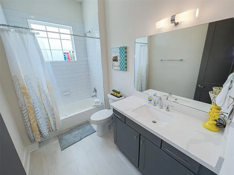 2404 Saint Charles St — Photo 13