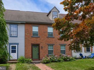 44 Carriage House Dr, Willow Street, PA 17584
