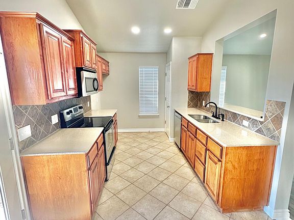 5th image of 2616 NW 183rd St