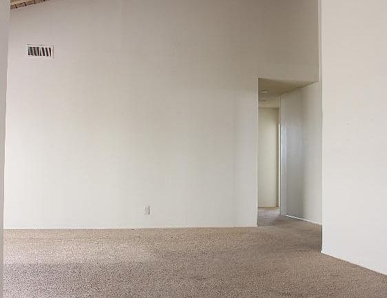 5th image of 1062 Bradbury Ct
