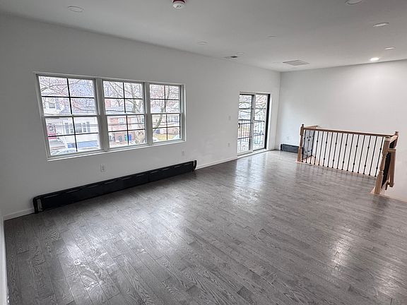 3rd image of 152 Burgher Ave Floor 2