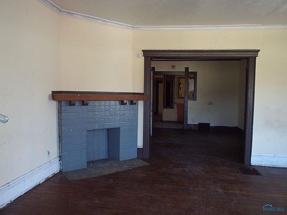 3rd image of 2245 Hollywood Ave
