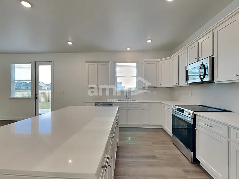 314 Golucke Way — Photo 4